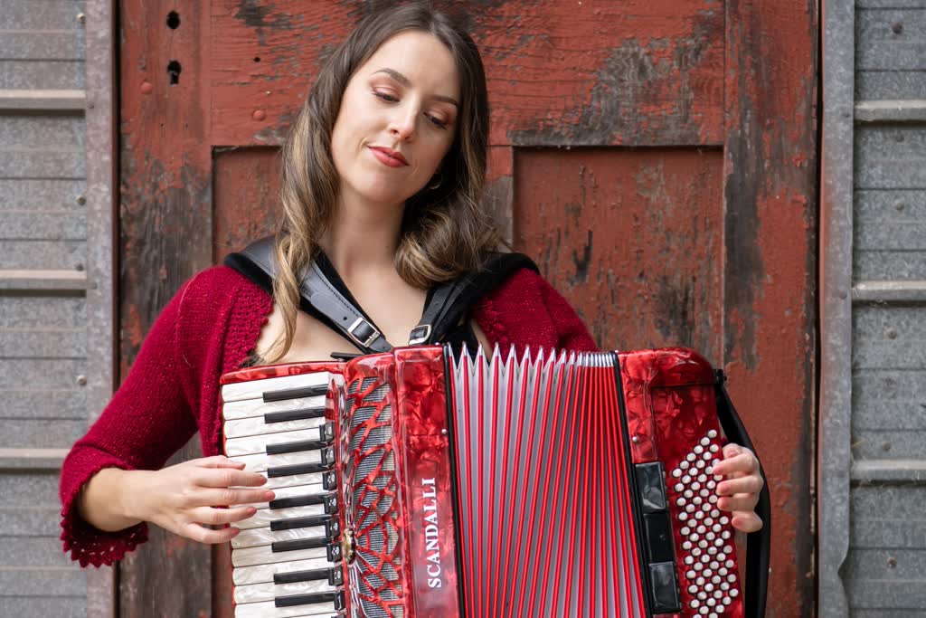 Accordion Lucy