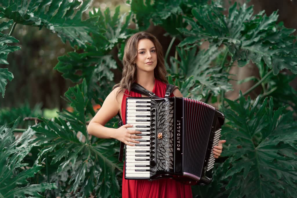 Accordion Lucy