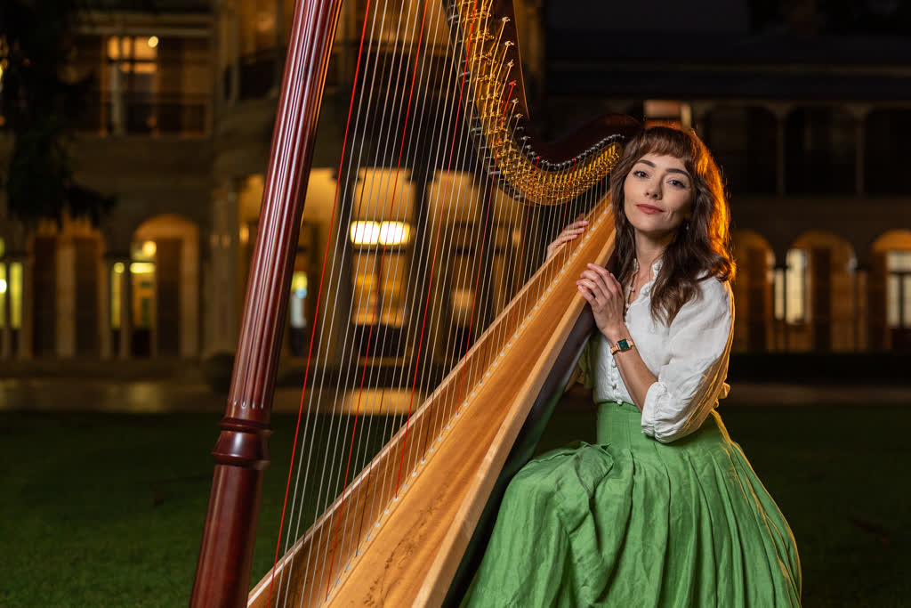 Janita Billingham - Harpist