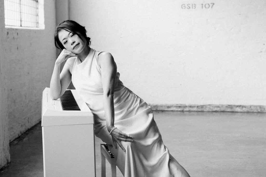 Juliet Pang - Singer-Pianist