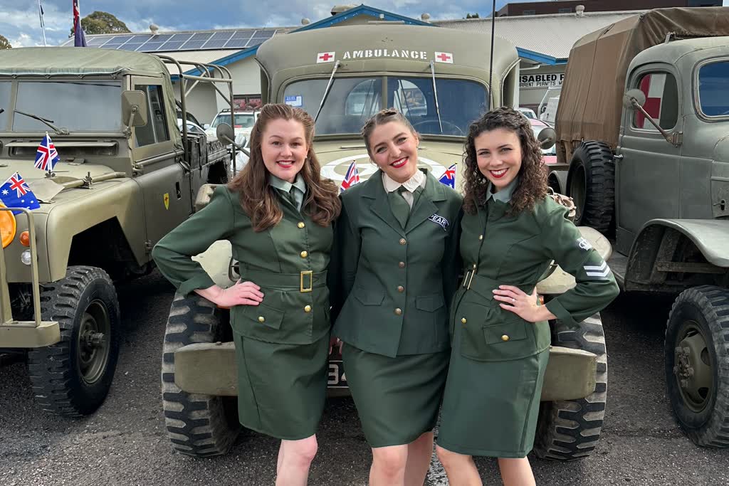 The Radioettes: Vintage Harmony Trio
