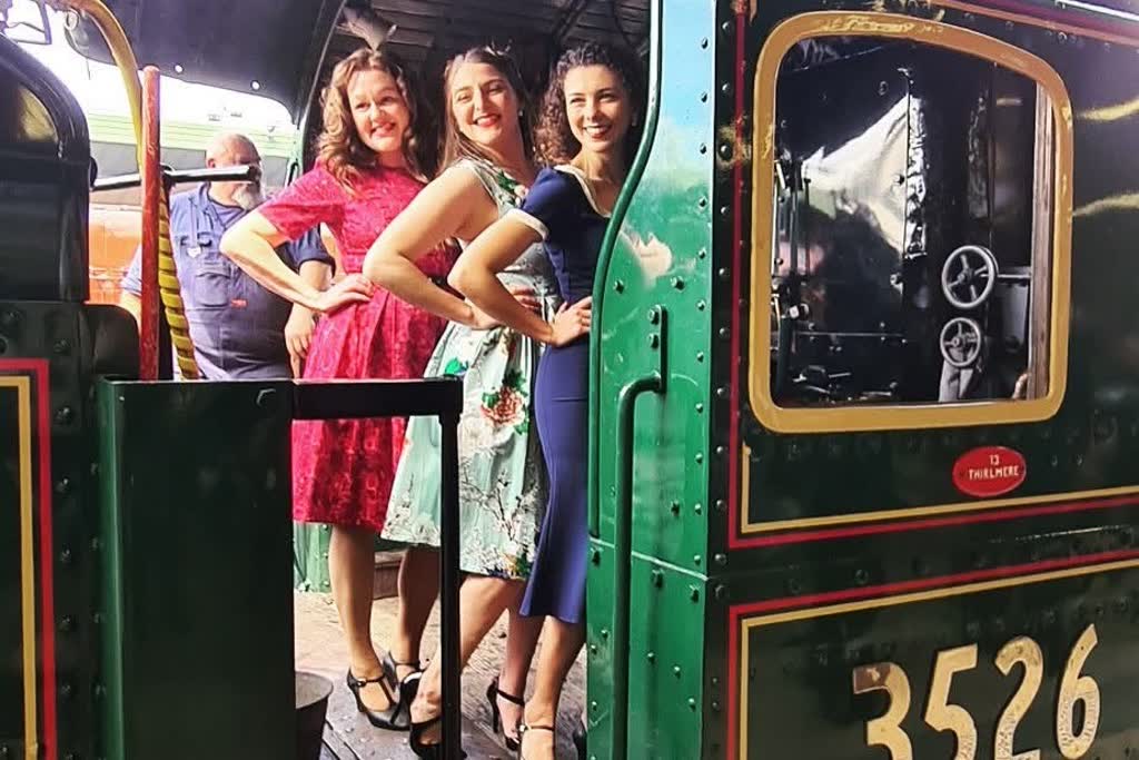 The Radioettes: Vintage Harmony Trio