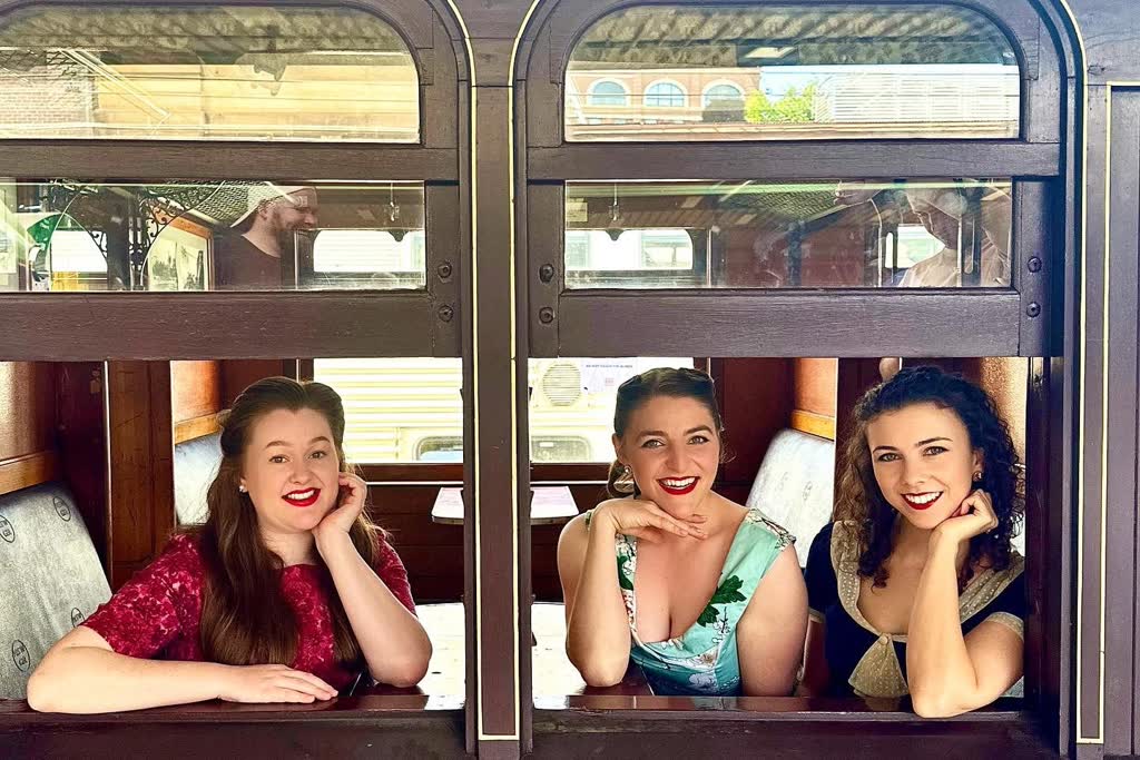 The Radioettes: Vintage Harmony Trio